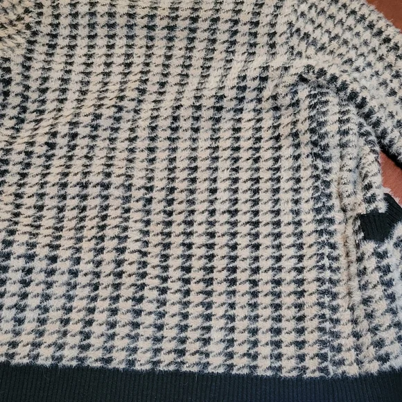 Houndstooth print cardigan - Picture 3 of 3